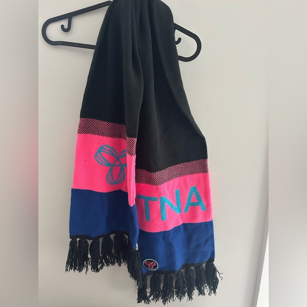 TNA Vibrant Black and Pink Knit Winter Scraf